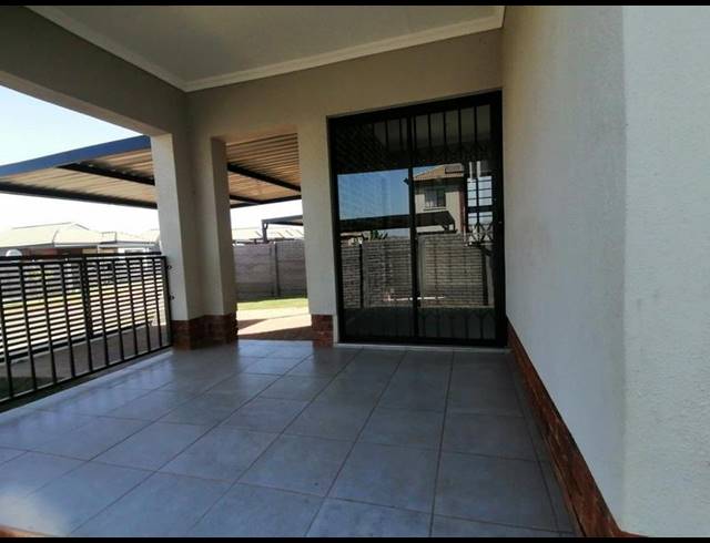 3 BEDROOM HOUSE FOR SALE IN LOTUS GARDENS